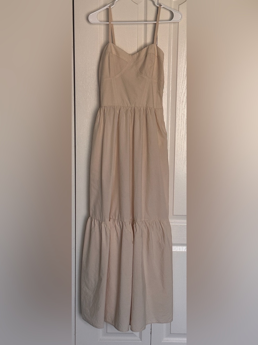 YFB Young Fabulous & Broke Beige Tiered Maxi Dress Spaghetti Strap Size Large